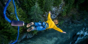 Bungy jumping, Queenstown, New Zealand. 