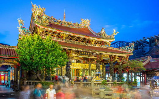 The famous Longhshan Temple in Taipei